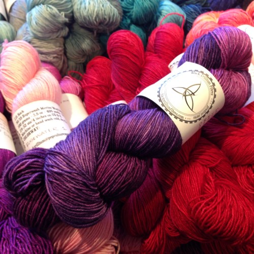 Black Trillium Fibres Tyrian