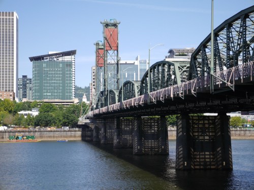 hawthorne bridge pdx shadows