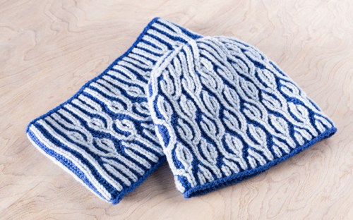 A brioche knit hat and cowl in shades of blue