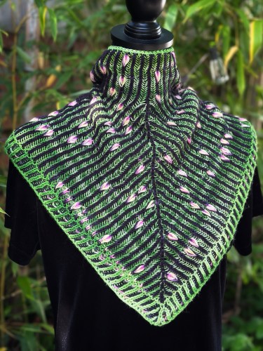 Scattered Petals cowl featuring brioche plus assigned pooling