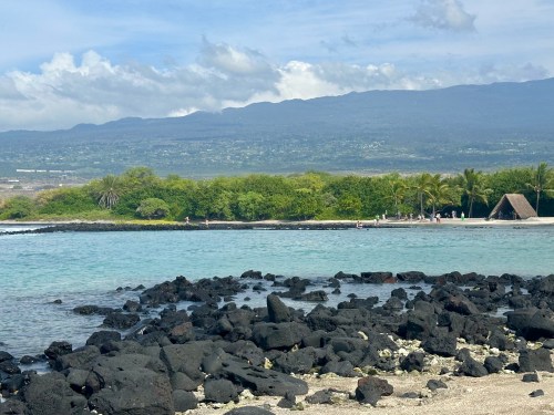 Fish trap and shelter at Ai’opio beach