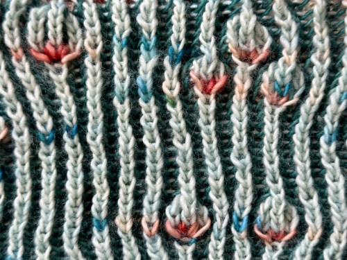 brioche knitting with assigned pooling
